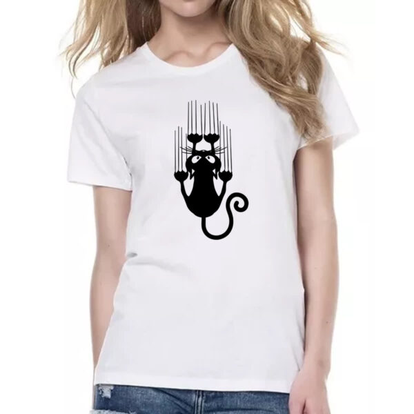 Camiseta Baby Look Gato escorregando pela camiseta - Imagem 2