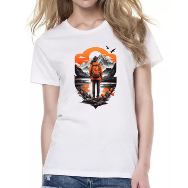 Camiseta Baby Look Mochileira aventureira montanhas - Imagem 2