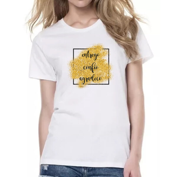 Camiseta Baby Look Ano novo entrego confio agradeco - Imagem 2