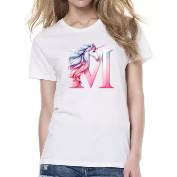 Camiseta Baby Look Unicornio Alfabeto Letra M - Imagem 2
