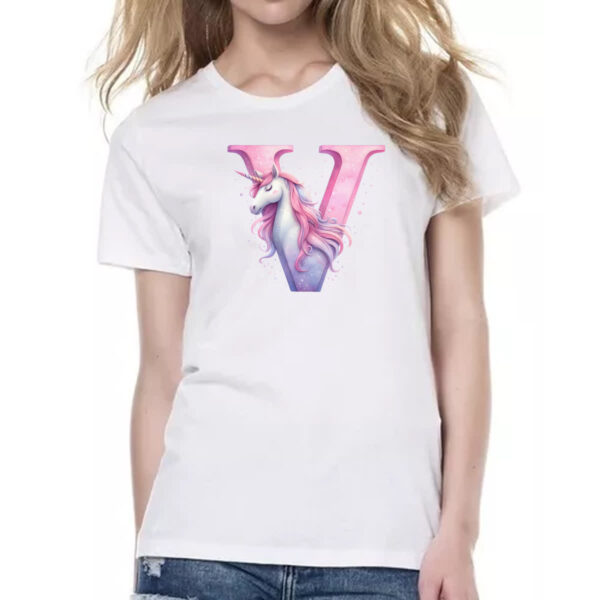 Camiseta Baby Look Unicornio Alfabeto Letra V - Imagem 2