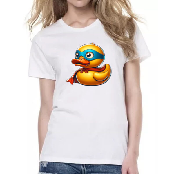 Camiseta Baby Look Patinho de borracha Super Heroi - Imagem 2