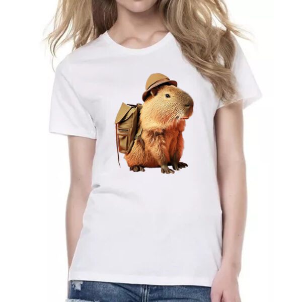 Camiseta Baby Look Capivara aventureira - Imagem 2