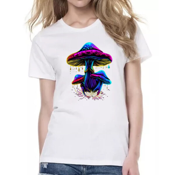 Camiseta Baby Look Cogumelos neon - Imagem 2