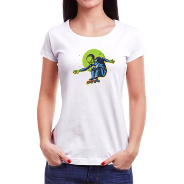 Camiseta Baby Look Alien skatista - Imagem 3