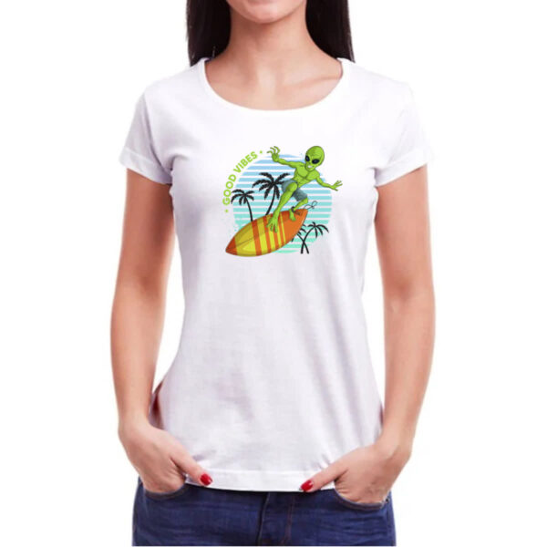 Camiseta Baby Look Alien surfando good vibes - Imagem 3