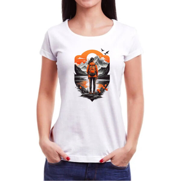 Camiseta Baby Look Mochileira aventureira montanhas - Imagem 3