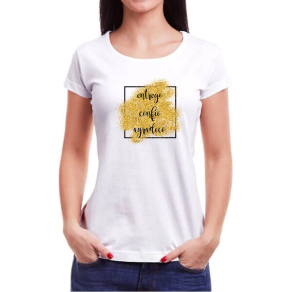 Camiseta Baby Look Ano novo entrego confio agradeco - Imagem 3