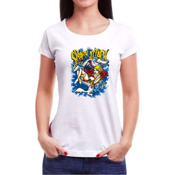 Camiseta Baby Look Shark girl attack - Imagem 3