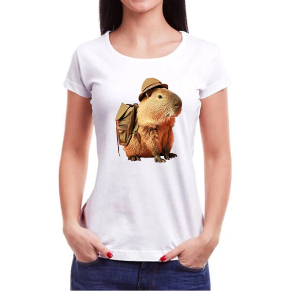 Camiseta Baby Look Capivara aventureira - Imagem 3