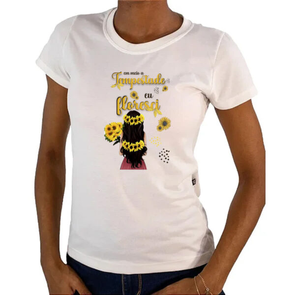 Camiseta Baby Look Mulher na tempestade floresce - Imagem 4