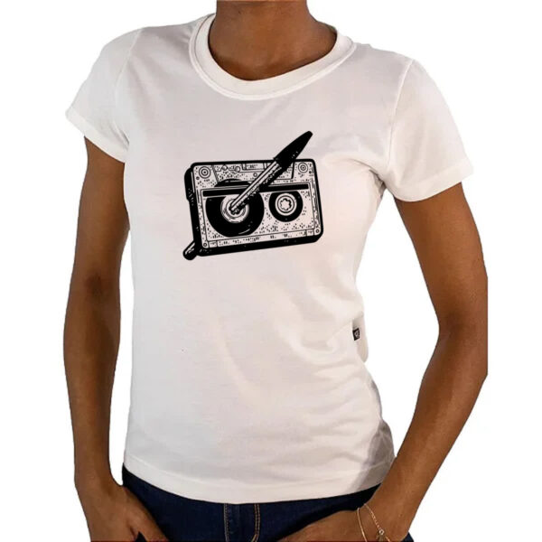 Camiseta Baby Look Nostalgia Fita K7 e Caneta - Imagem 4