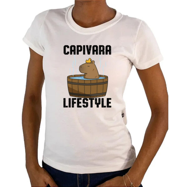 Camiseta Baby Look Capivara lifestyle - Imagem 4