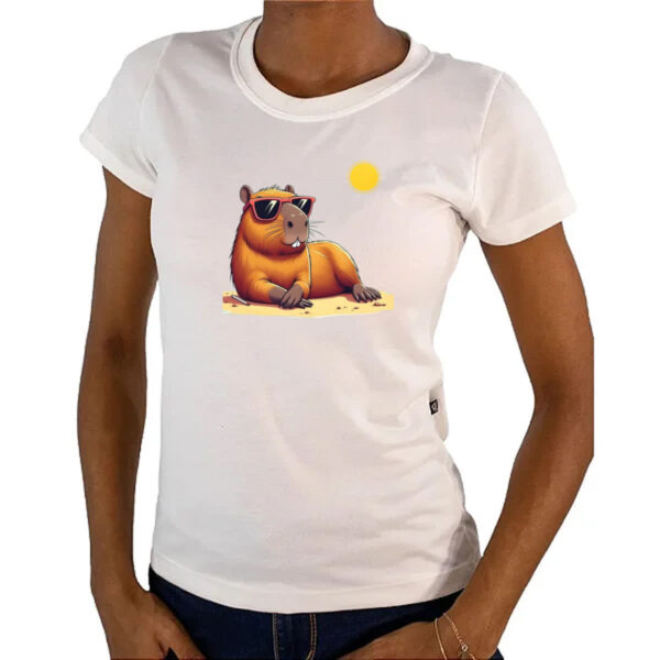 Camiseta Baby Look Capivara praia relax - Imagem 4