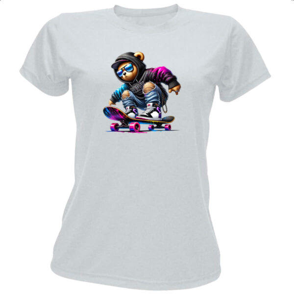Camiseta Baby Look Urso skatista