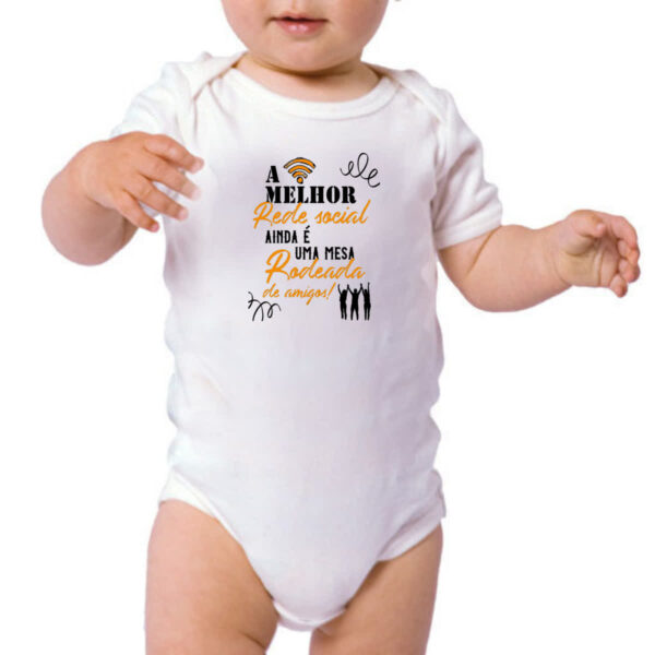 Body infantil A melhor rede social ainda e uma mesa rodeada de amigos - Imagem 3