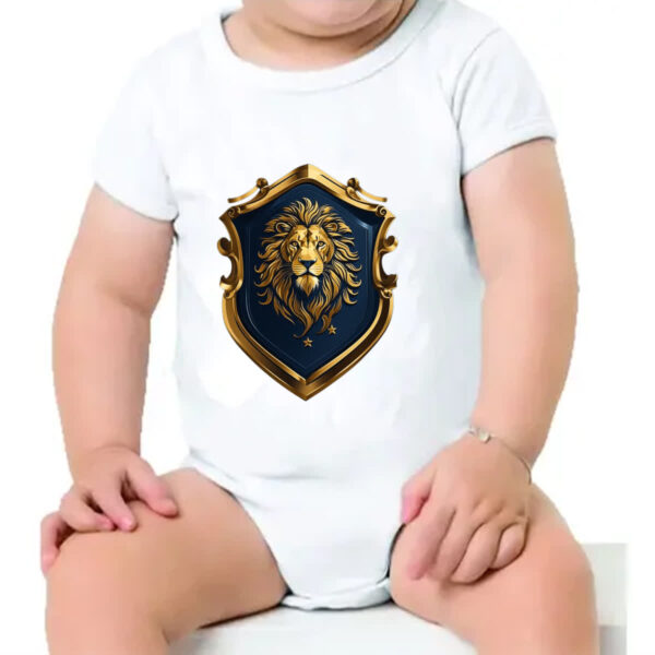 Body infantil Escudo dourado leao de juda - Imagem 4