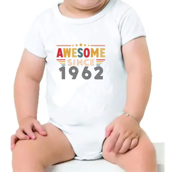 Body infantil Awesome since 1962 - Imagem 4