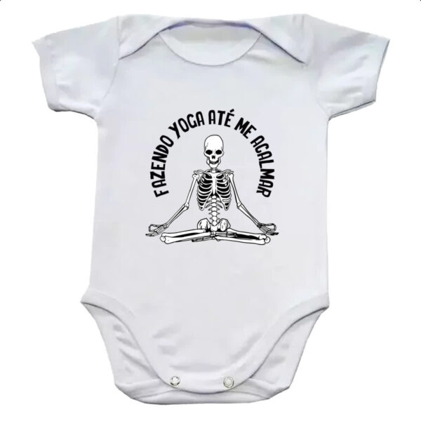 Body infantil Fazendo yoga ate me acalmar