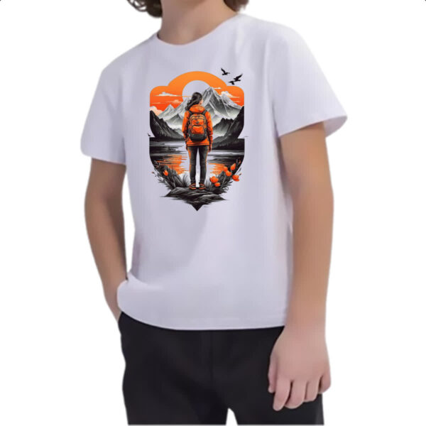 Camiseta Infanto Juvenil Mochileira aventureira montanhas - Imagem 2