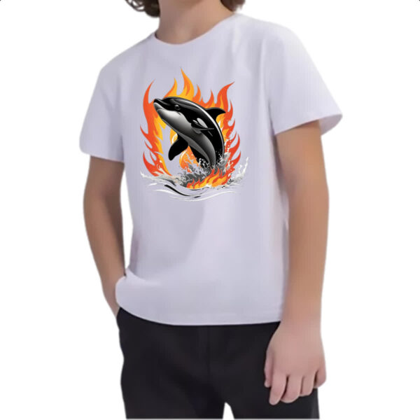 Camiseta Infanto Juvenil Orca ataque elementos de fogo - Imagem 2