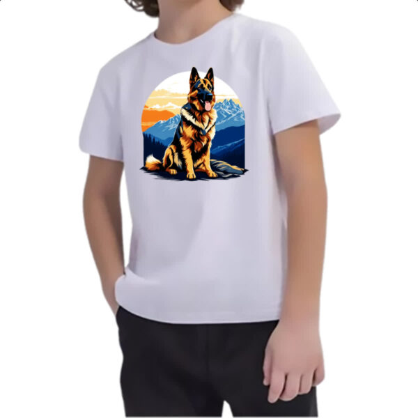 Camiseta Infanto Juvenil Pastor alemao montanhas - Imagem 2