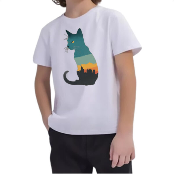 Camiseta Infanto Juvenil Silhueta gato cidade noturna - Imagem 2