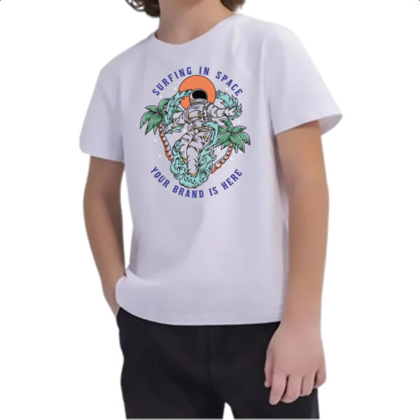 Camiseta Infanto Juvenil Astronauta Surfing in Space - Imagem 2
