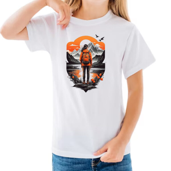 Camiseta Infanto Juvenil Mochileira aventureira montanhas - Imagem 3