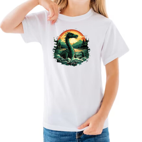 Camiseta Infanto Juvenil Monstro do Lago Ness Sunset Art - Imagem 3
