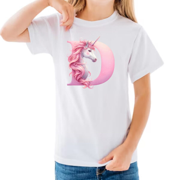 Camiseta Infanto Juvenil Unicornio Alfabeto Letra D - Imagem 3