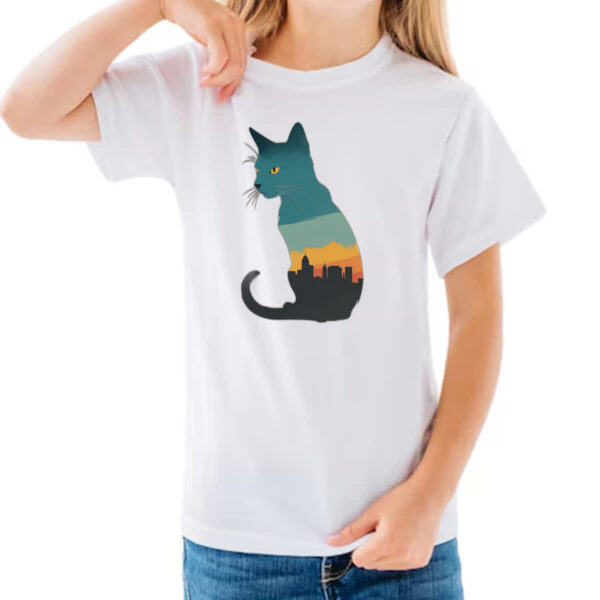 Camiseta Infanto Juvenil Silhueta gato cidade noturna - Imagem 3