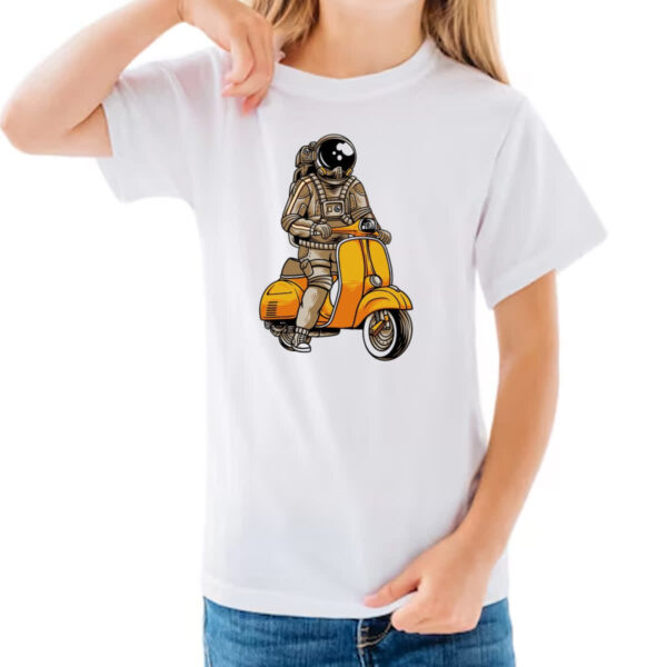 Camiseta Infanto Juvenil Astronauta na lambreta - Imagem 3