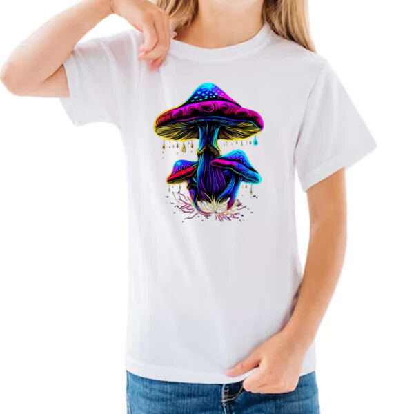 Camiseta Infanto Juvenil Cogumelos neon - Imagem 3