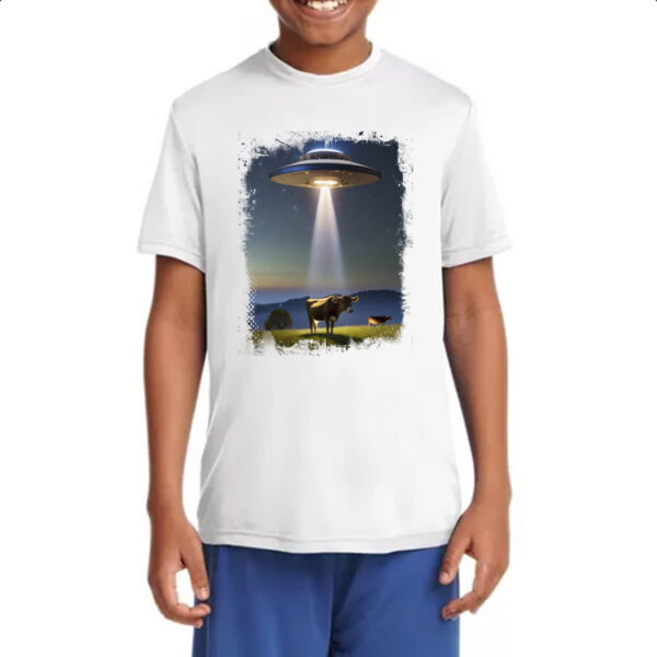 Camiseta Infanto Juvenil OVNI capturando uma vaca - Imagem 4