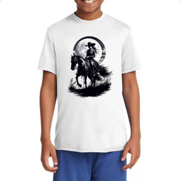 Camiseta Infanto Juvenil Cowgirl silhueta ao luar - Imagem 4
