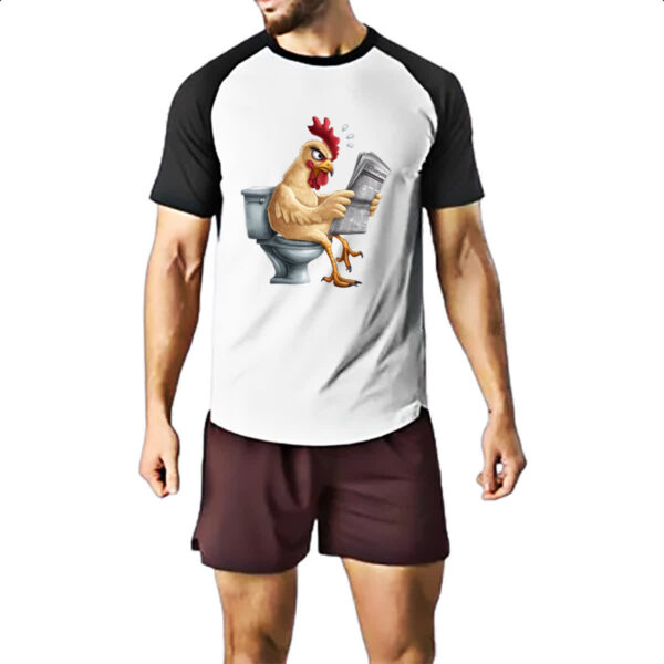 Camiseta Raglan Galinha na sala de forca - Imagem 2