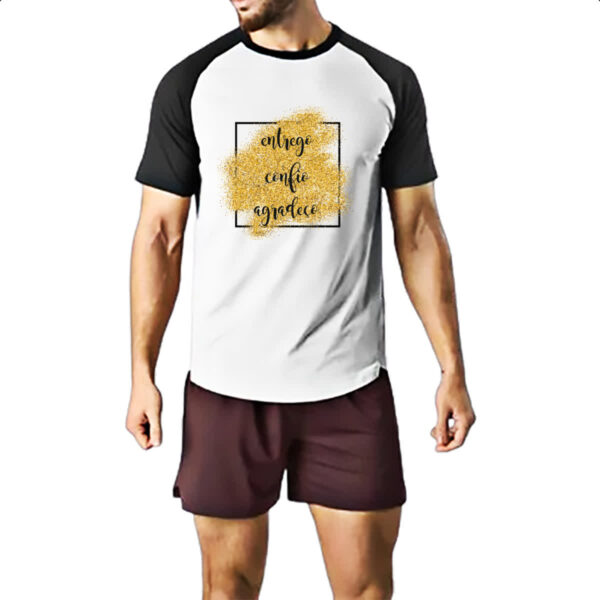 Camiseta Raglan Ano novo entrego confio agradeco - Imagem 2