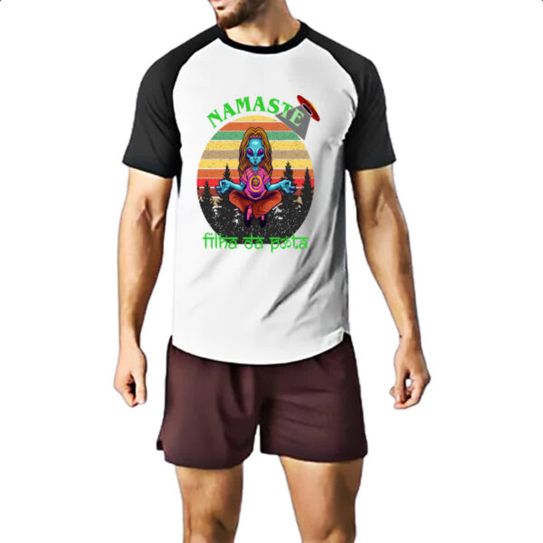 Camiseta Raglan Namaste Filha da p - Imagem 2