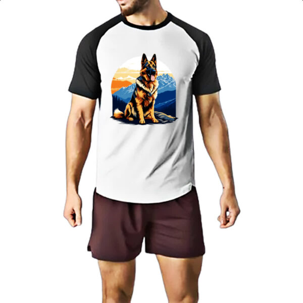 Camiseta Raglan Pastor alemao montanhas - Imagem 2