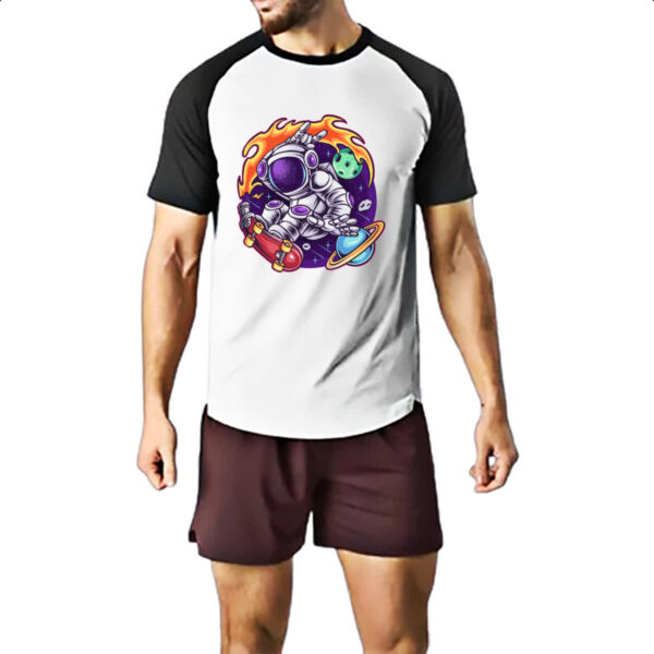 Camiseta Raglan Astronauta Skatista - Imagem 2