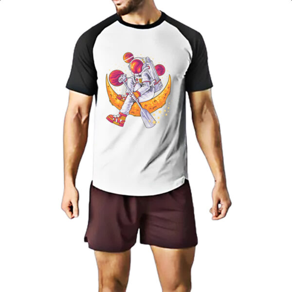 Camiseta Raglan Astronauta remando na lua - Imagem 2