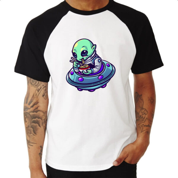 Camiseta Raglan Alien lamen disco voador - Imagem 3