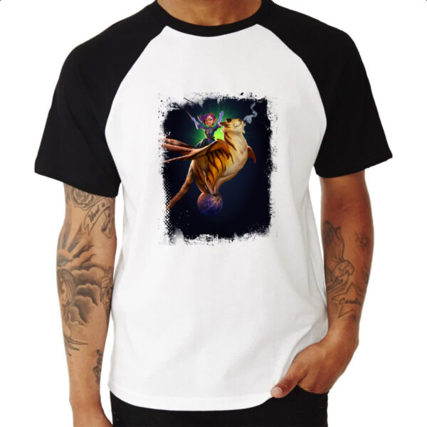 Camiseta Raglan Empires and Puzzles Heroi Eiora e Fluffy - Imagem 3