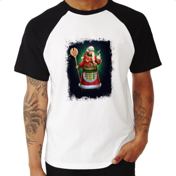 Camiseta Raglan Empires and Puzzles Heroi Mae do Norte Traje - Imagem 3