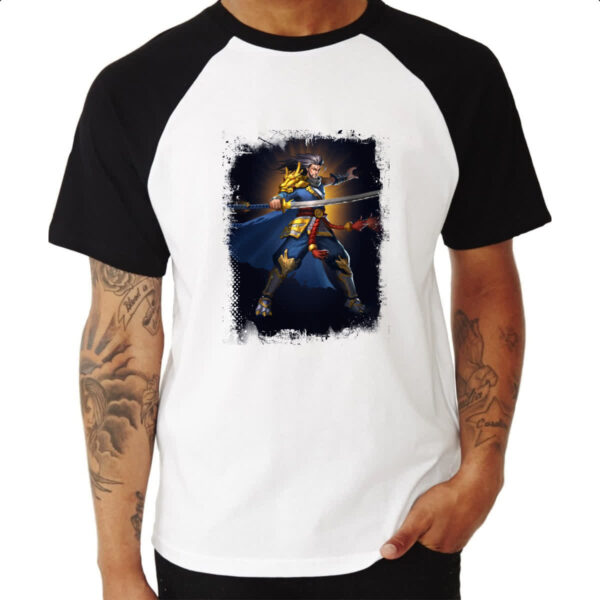 Camiseta Raglan Empires and Puzzles Heroi Musashi - Imagem 3