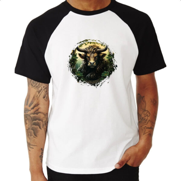 Camiseta Raglan Minotauro moldurado em folhas - Imagem 3