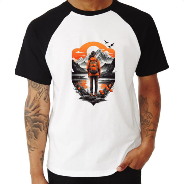 Camiseta Raglan Mochileira aventureira montanhas - Imagem 3