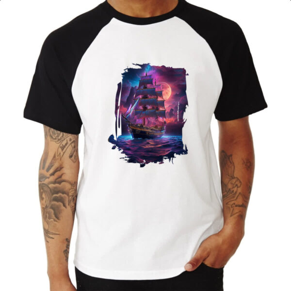 Camiseta Raglan Navio pirata noite purpura - Imagem 3