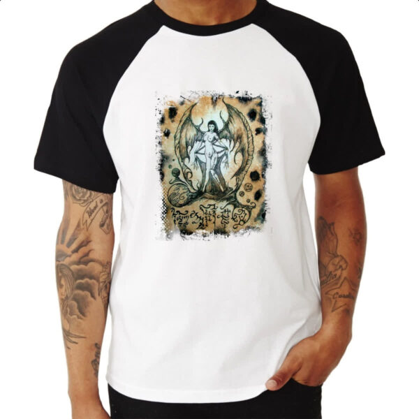 Camiseta Raglan Necronomicon Fragmento Succubus - Imagem 3